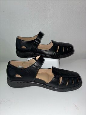 Comfort Mary Jane Flats in Black with Adjustable Strap